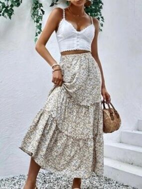 Japna NWOT  Floral Tiered Maxi Skirt in White & Yellow Size Small